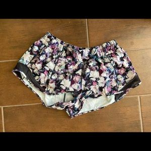 Lululemon hottie hot short 2in